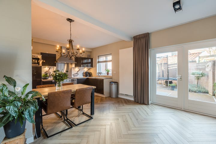 Foto 11 van Marinus Poststraat 52