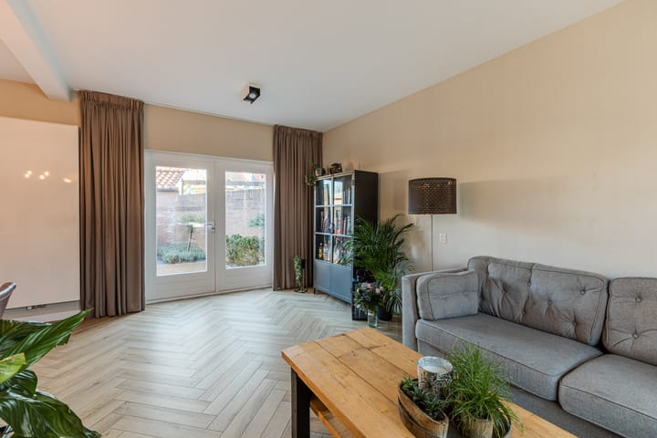 Foto 9 van Marinus Poststraat 52