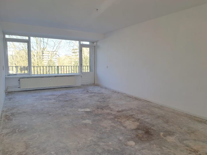 Photo 2 of Malvert 6893