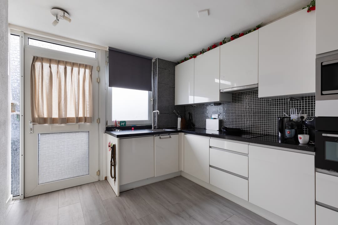 Photo 11 of Verheulstraat 65