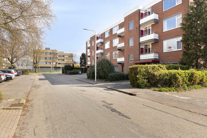 Foto 27 van Carry van Bruggenstraat 38