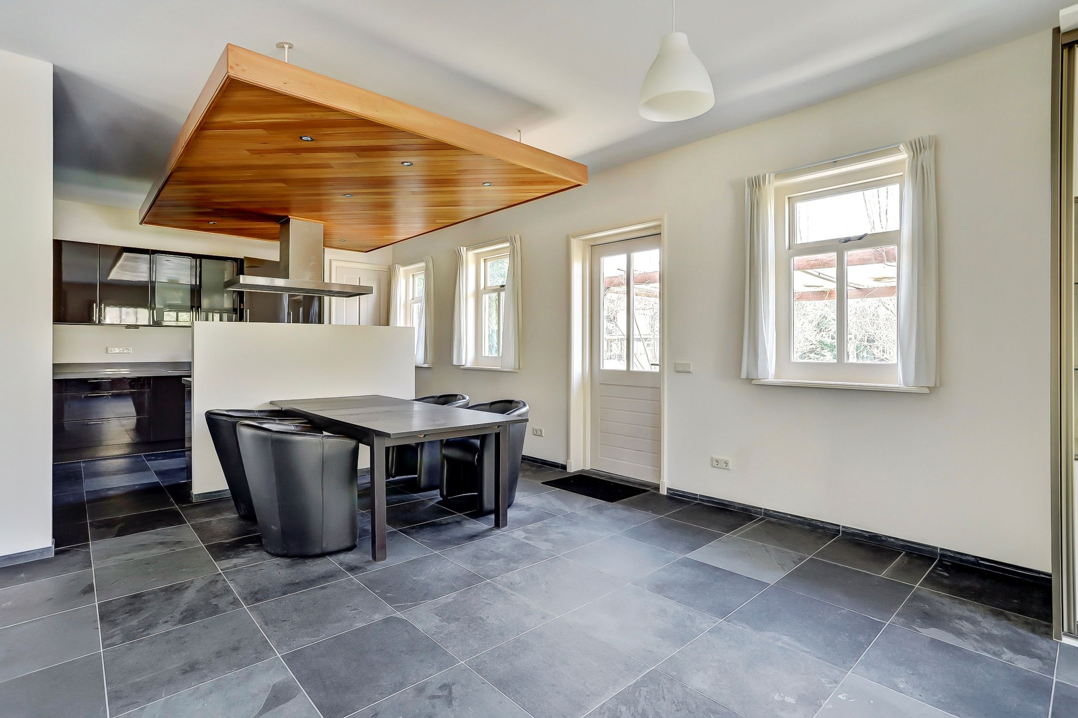 Foto 9 van Schuwacht 324-A