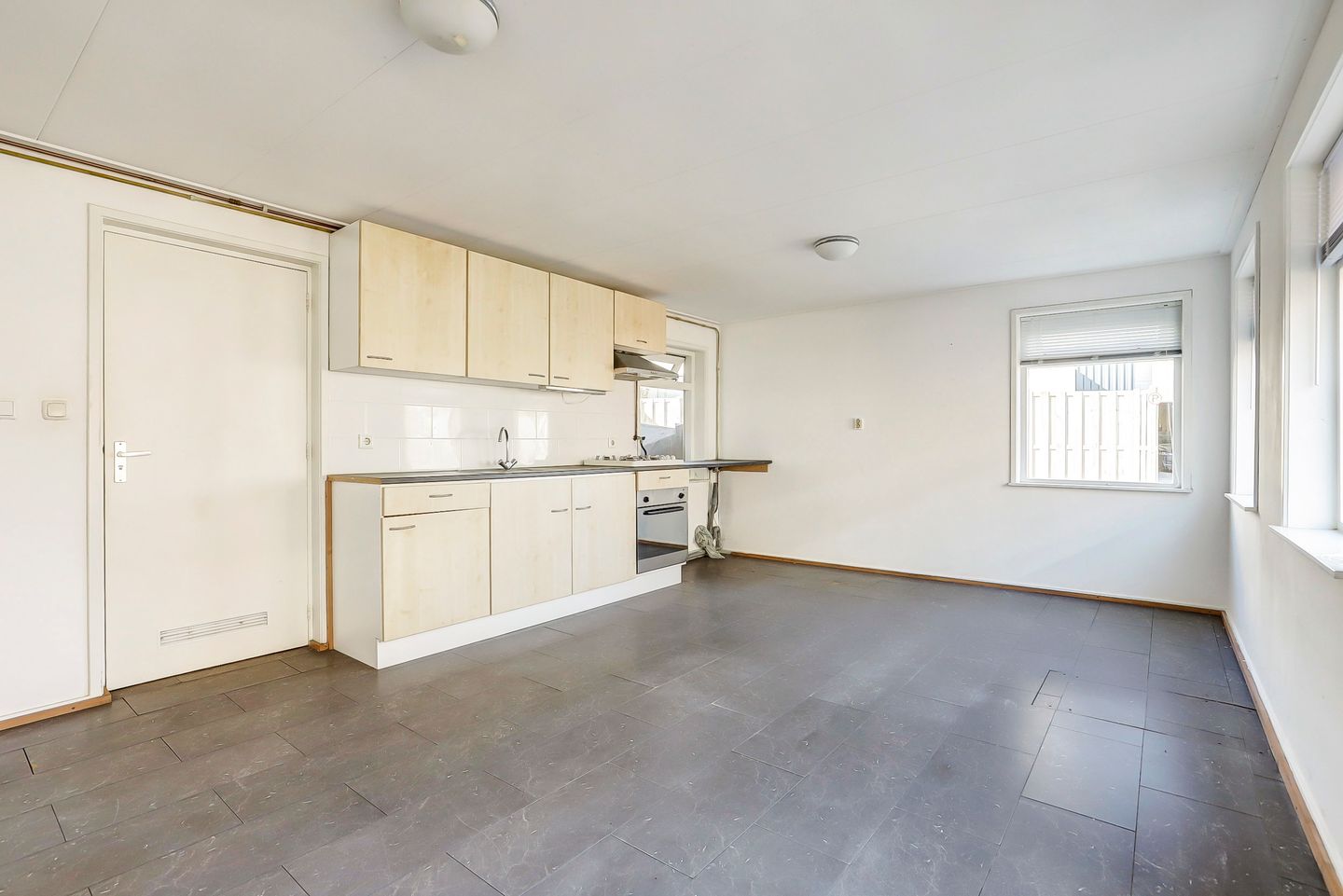 Photo 10 of Hoofdstraat 135