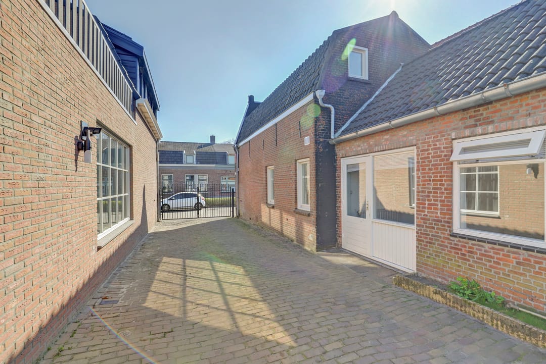 Photo 28 of Hoofdstraat 135