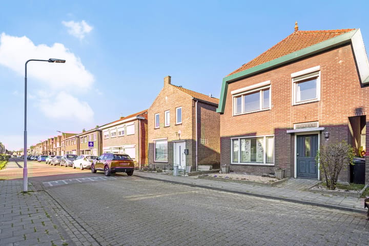 Photo 26 of Middenstraat 30