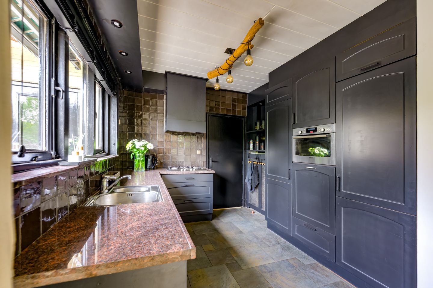 Foto 20 van Oude Bredaseweg 98