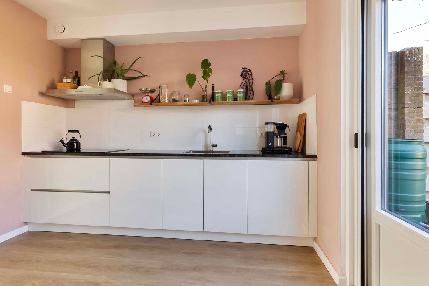 Photo 10 of Sartrestraat 9