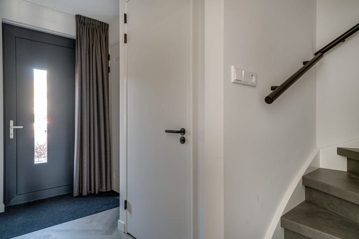 Foto 9 van Zesmorgenstraat 15