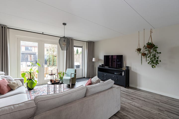 Photo 8 of Ooievaar 118