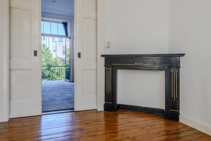 Photo 18 of Evertsenstraat 5