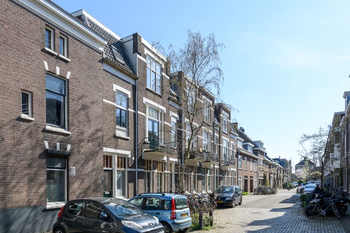 Photo 36 of Evertsenstraat 5
