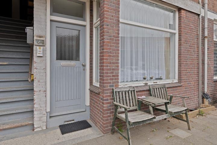 Photo 34 of Röntgenstraat 16-B