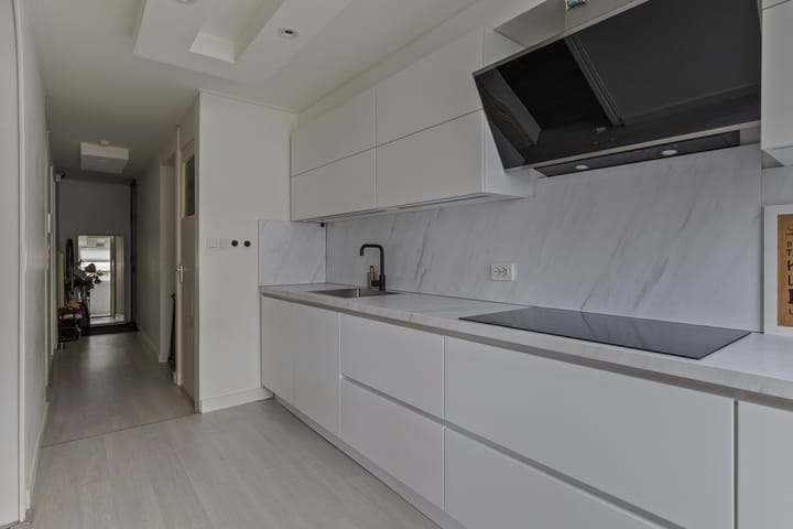 Photo 20 of Röntgenstraat 16-B