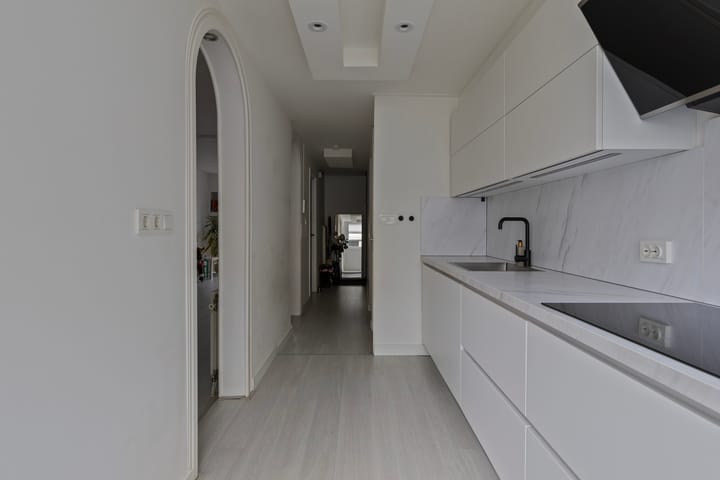 Photo 21 of Röntgenstraat 16-B