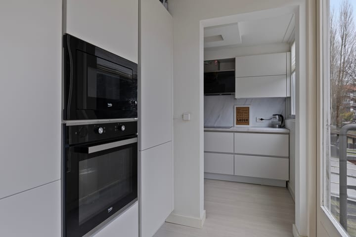 Photo 24 of Röntgenstraat 16-B