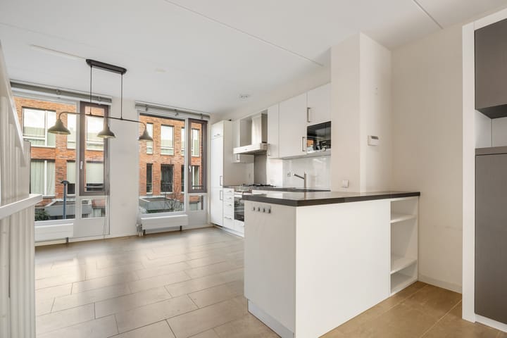 Photo 11 of Buys Ballotstraat 55