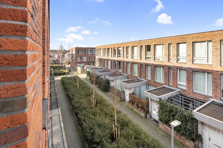 Photo 12 of Buys Ballotstraat 55