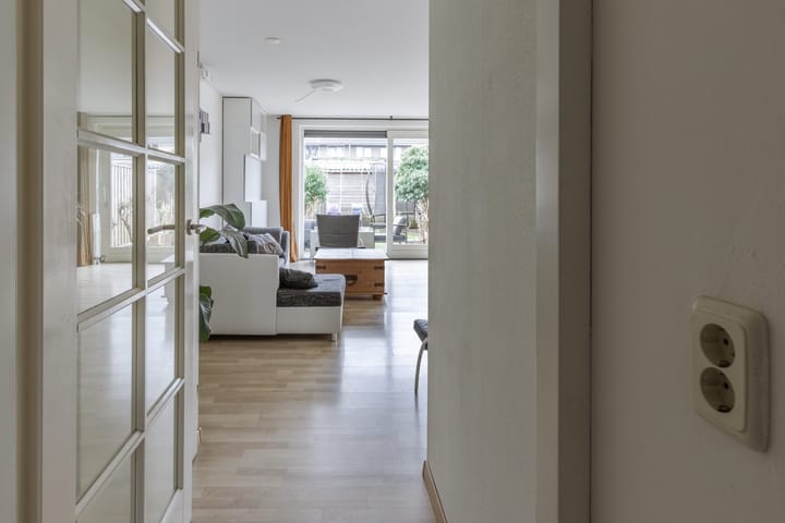 Foto 9 van Brederostraat 19