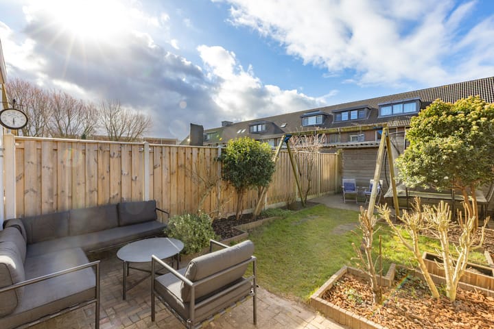 Foto 32 van Brederostraat 19