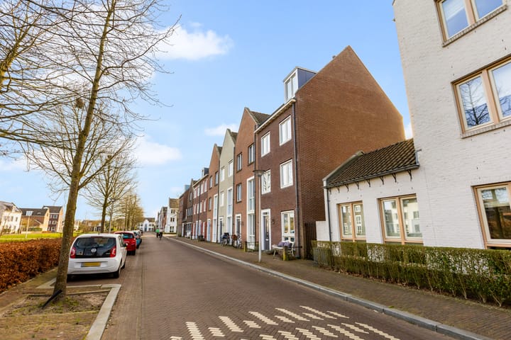 Foto 5 van Hélène Swarthplantsoen 10