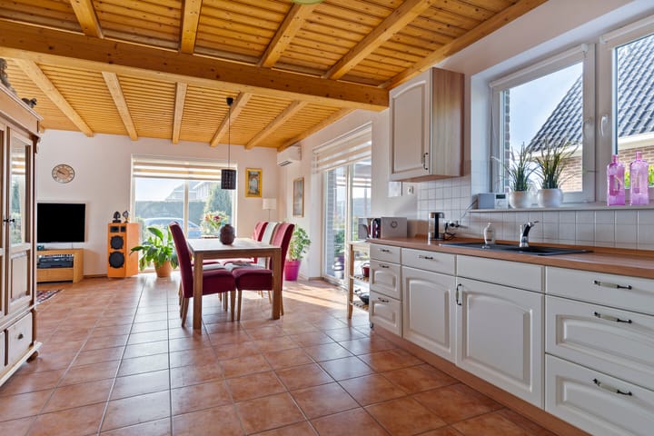 Photo 15 of Refter 4