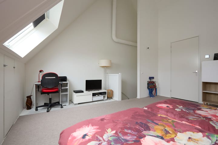 Foto 36 van John Miltonlaan 21