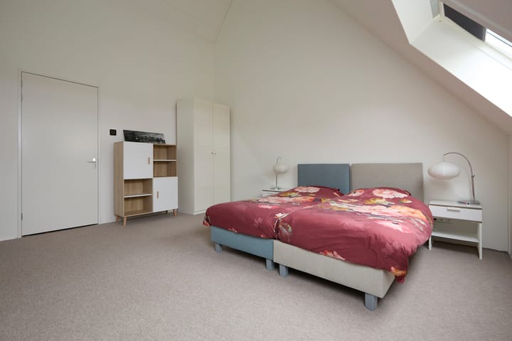 Foto 37 van John Miltonlaan 21