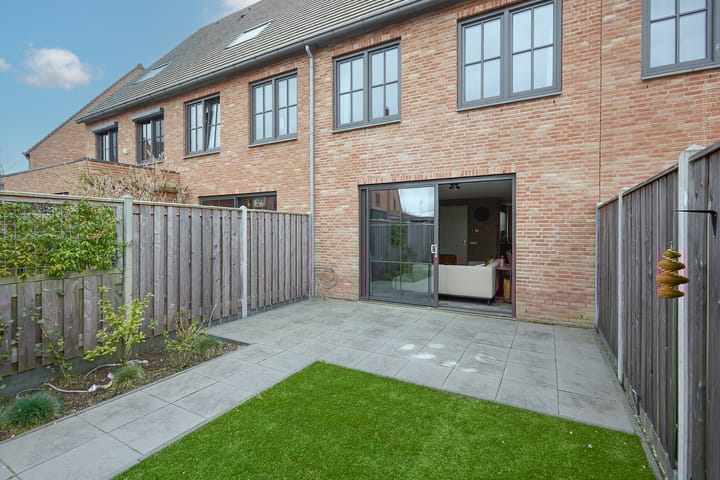 Foto 39 van John Miltonlaan 21