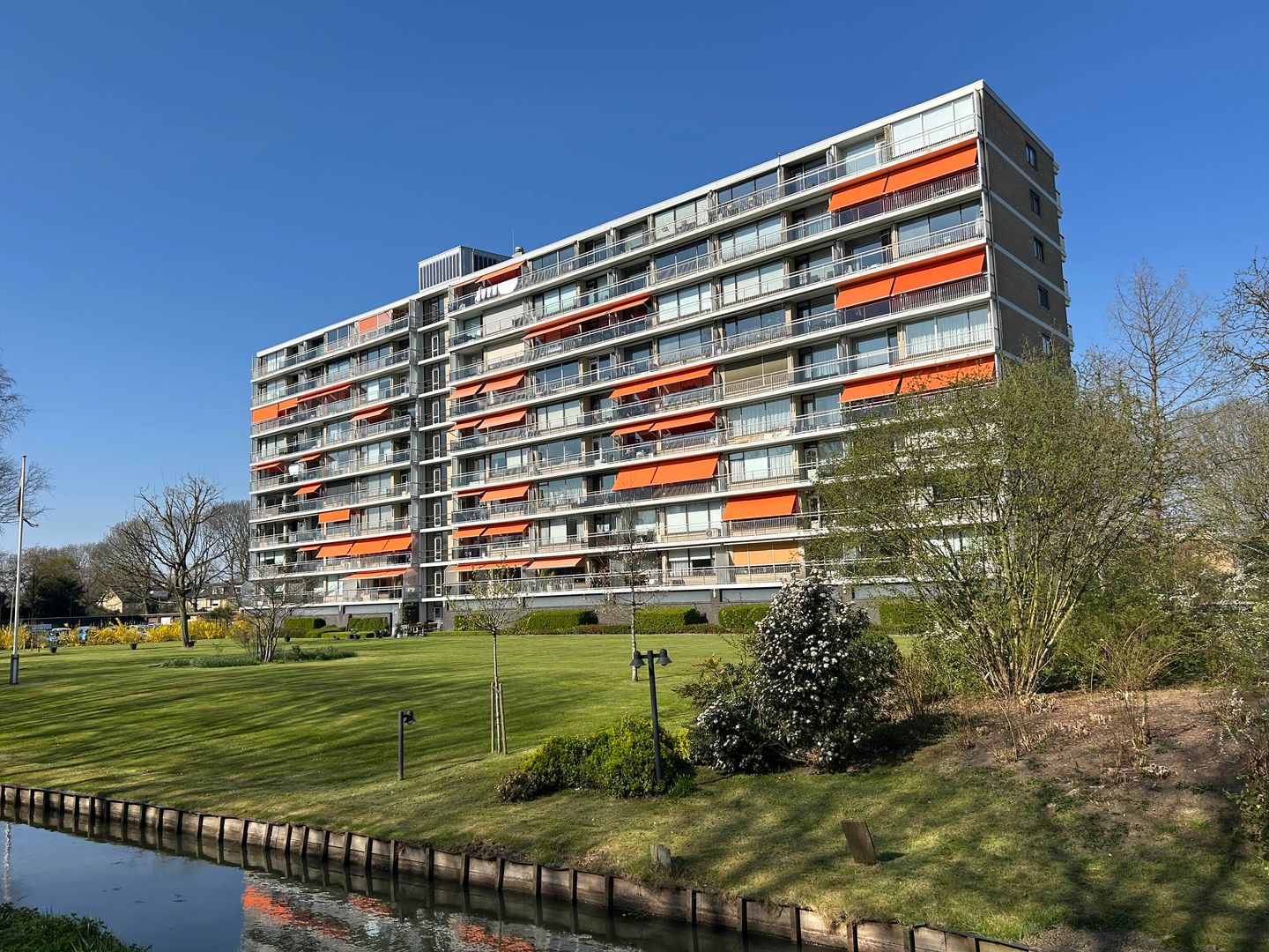 Foto 1 van Kloosplantsoen 437