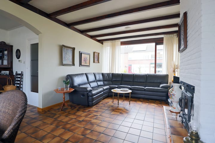 Foto 2 van Azaleastraat 4