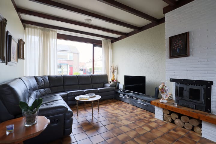 Foto 3 van Azaleastraat 4