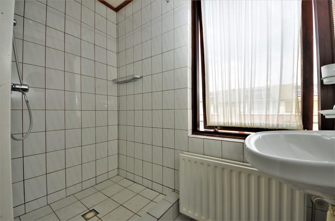 Photo 16 of Azaleastraat 4