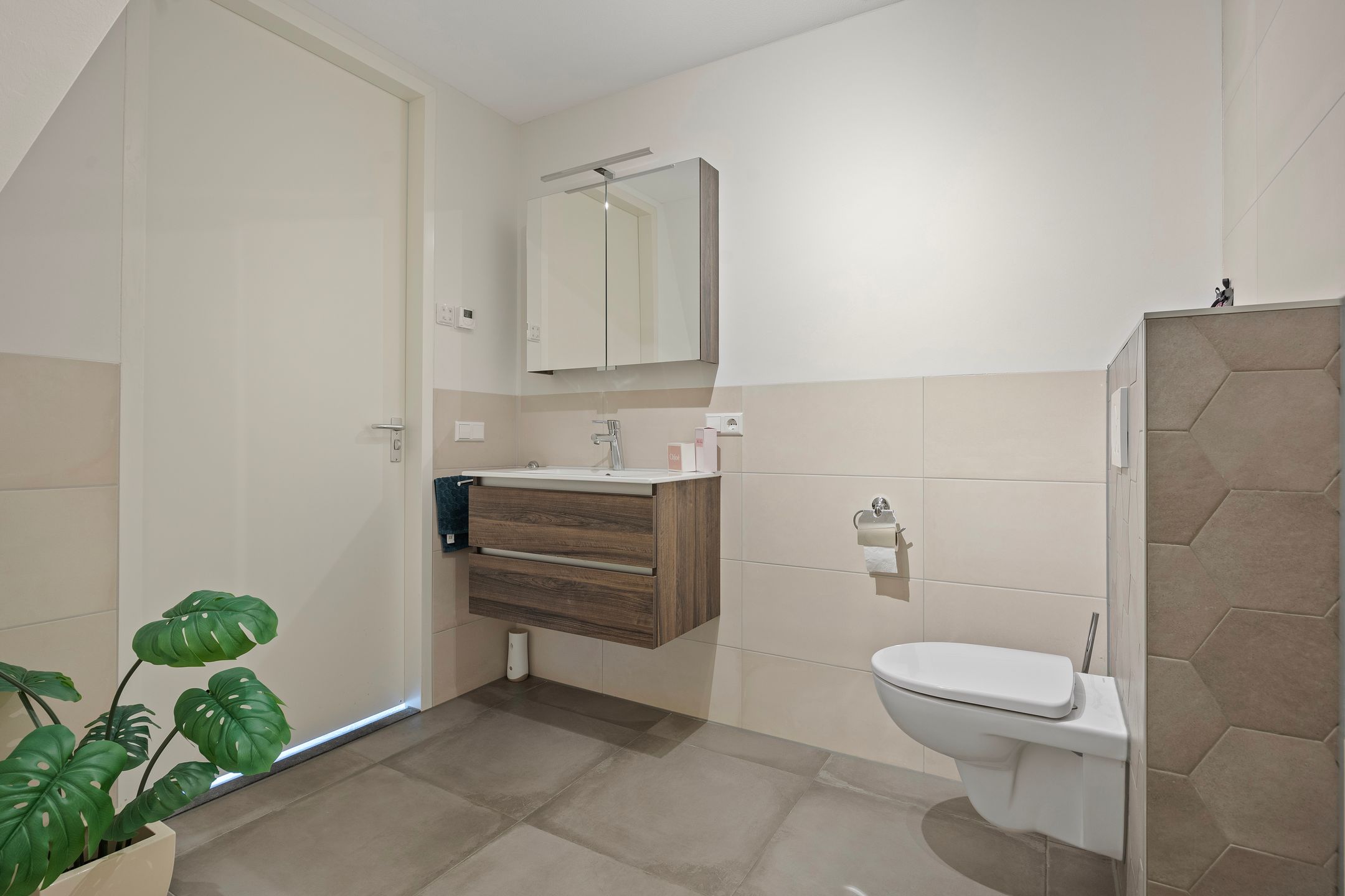 Photo 15 of Grotestraat 151-R