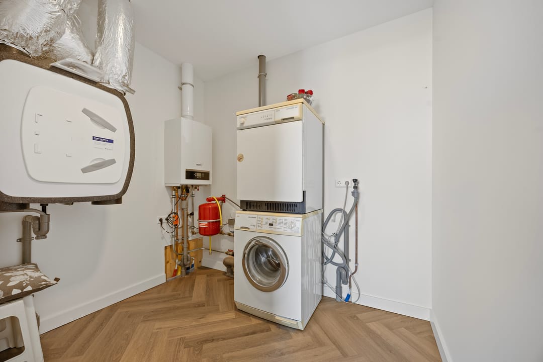 Photo 17 of Grotestraat 151-R