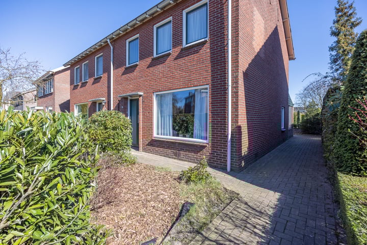 Photo 3 of Aert van Nesstraat 6