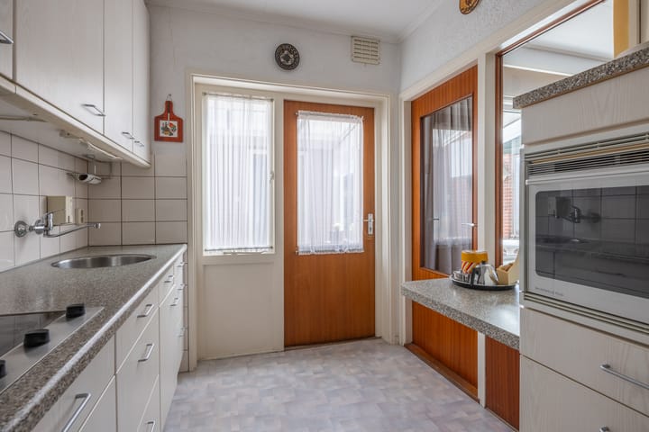 Foto 12 van Aert van Nesstraat 6