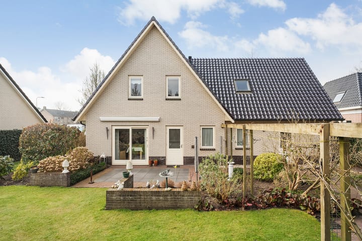 Photo 2 of Burg.van der Grondenstraat 32-B