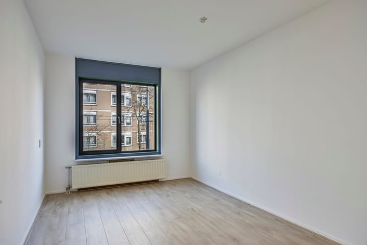 Photo 19 of Ir J.P. van Muijlwijkstraat 254