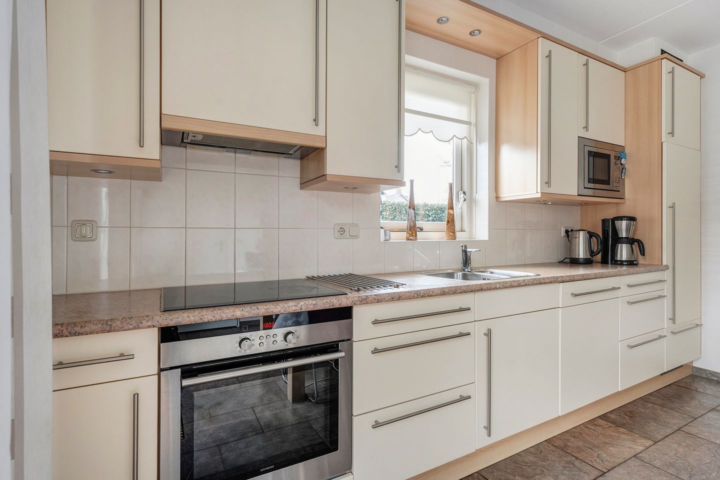 Photo 14 of Burg.van der Grondenstraat 32-B