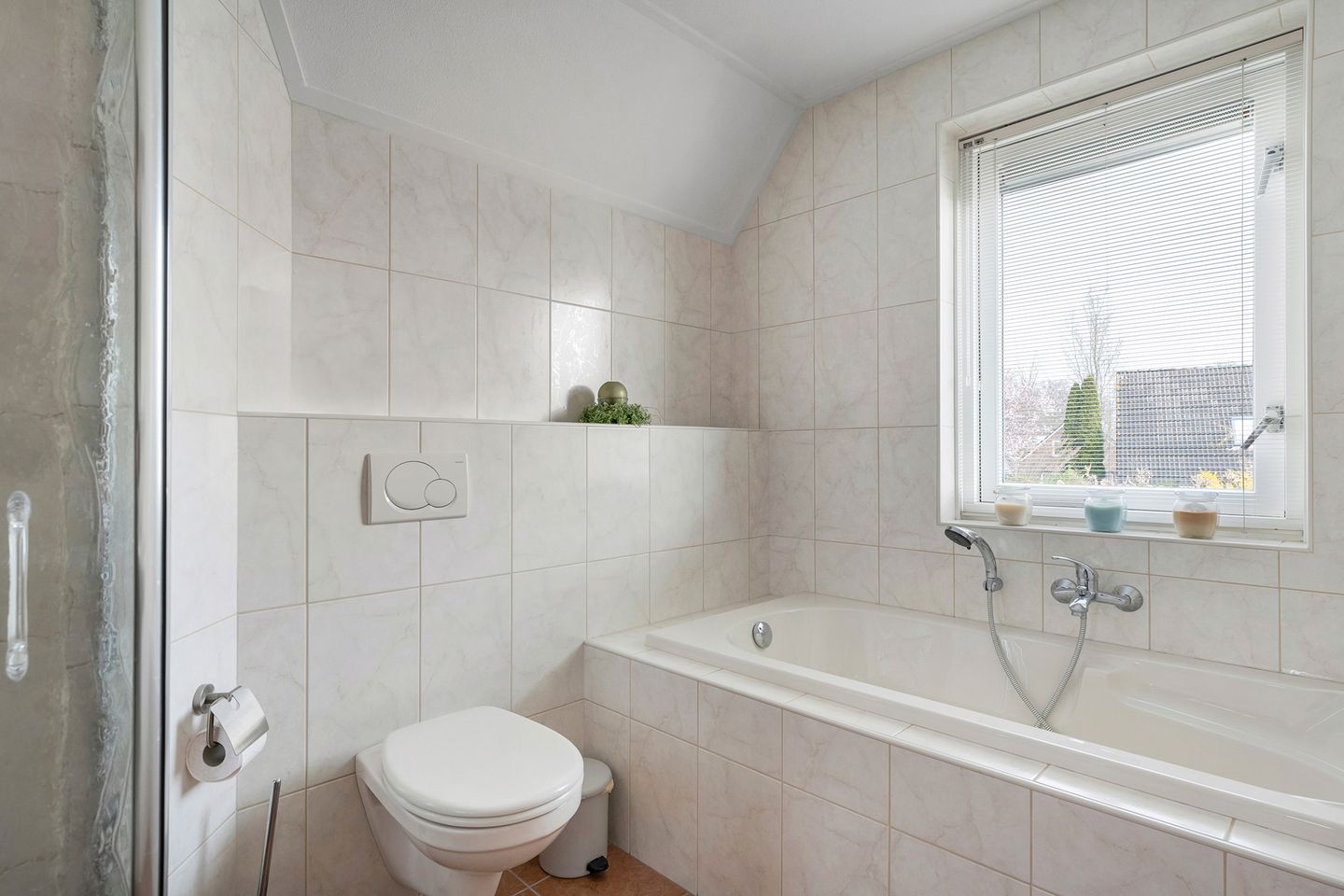 Photo 34 of Burg.van der Grondenstraat 32-B