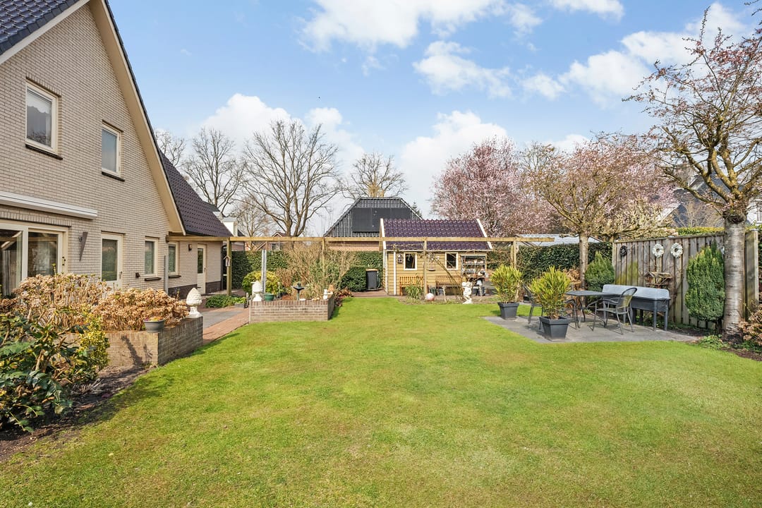 Photo 38 of Burg.van der Grondenstraat 32-B