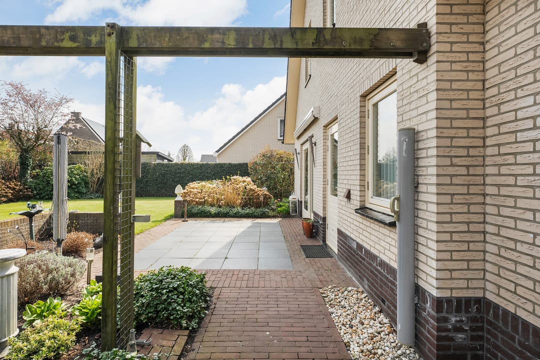 Photo 41 of Burg.van der Grondenstraat 32-B