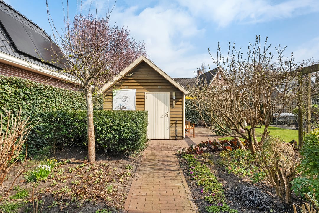 Photo 43 of Burg.van der Grondenstraat 32-B