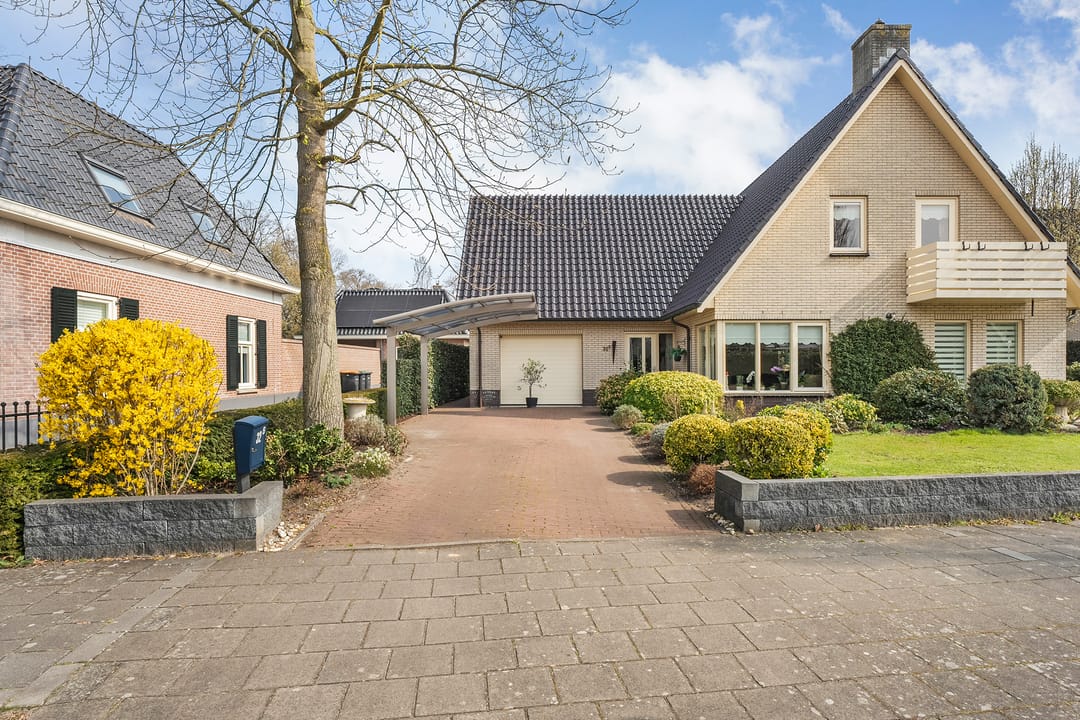 Photo 53 of Burg.van der Grondenstraat 32-B