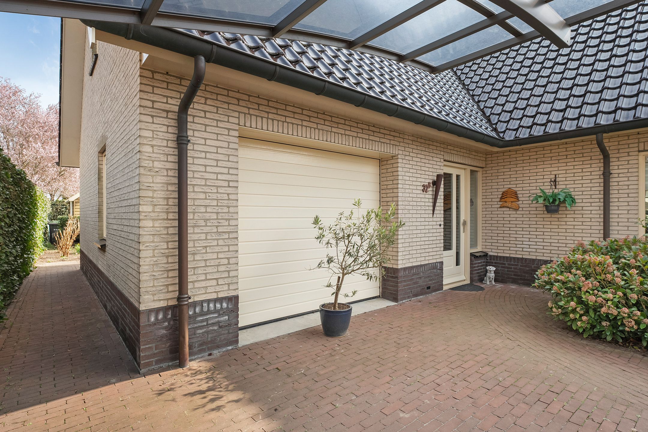 Photo 54 of Burg.van der Grondenstraat 32-B