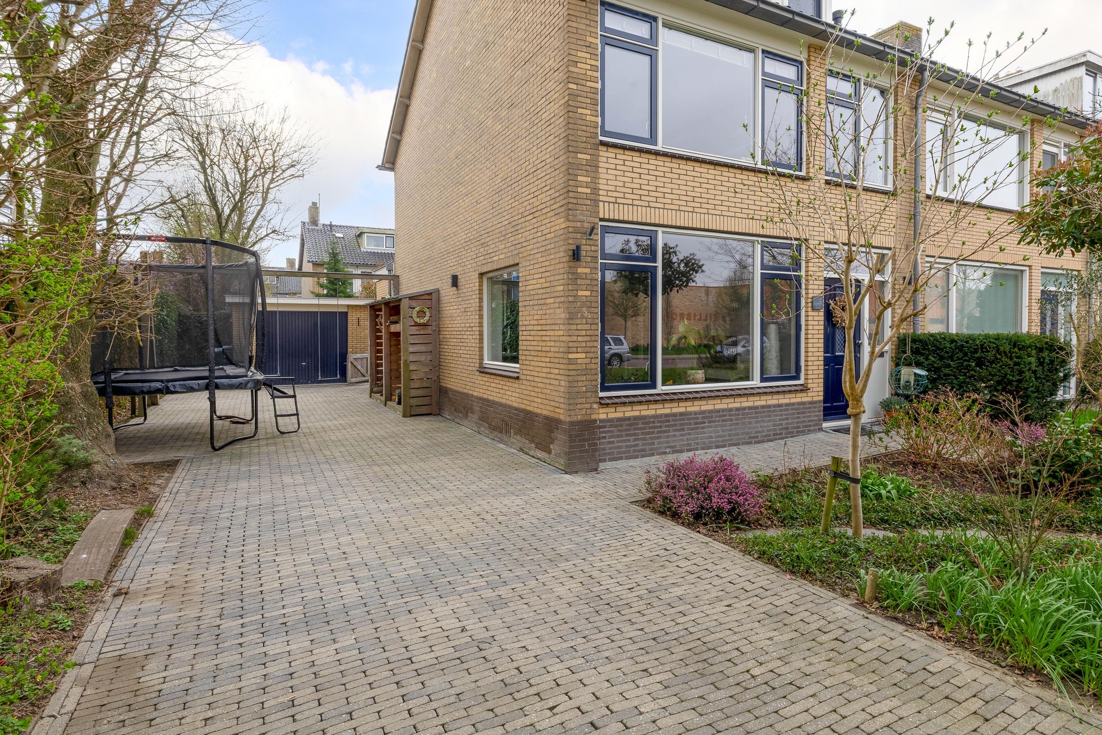 Foto 6 van Dronenplein 2