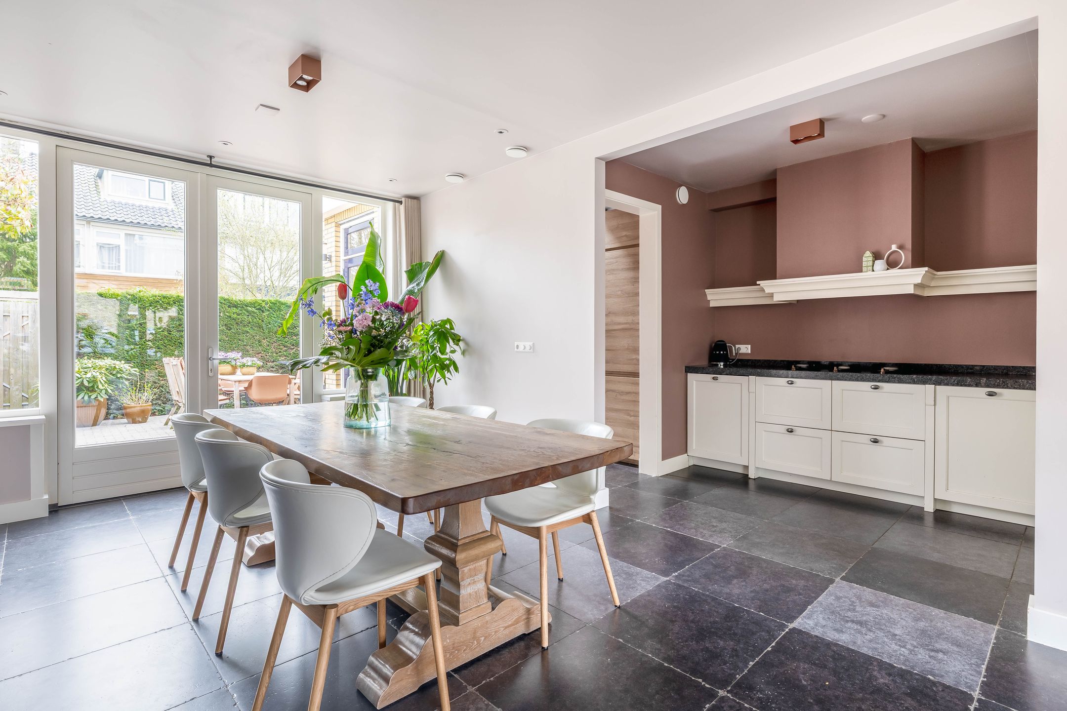 Foto 12 van Dronenplein 2