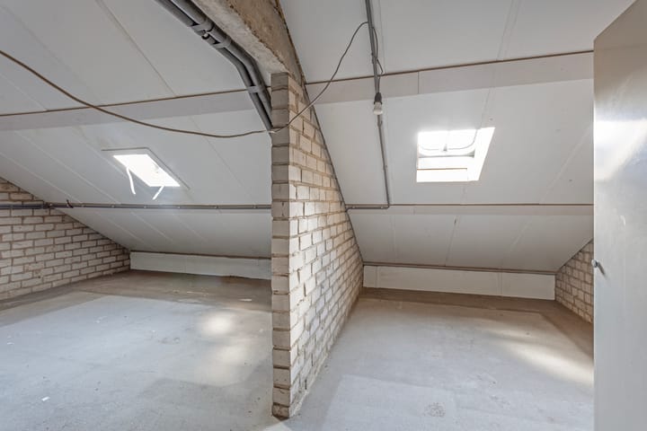 Foto 21 van Burgemeester Coenegrachtstraat 13