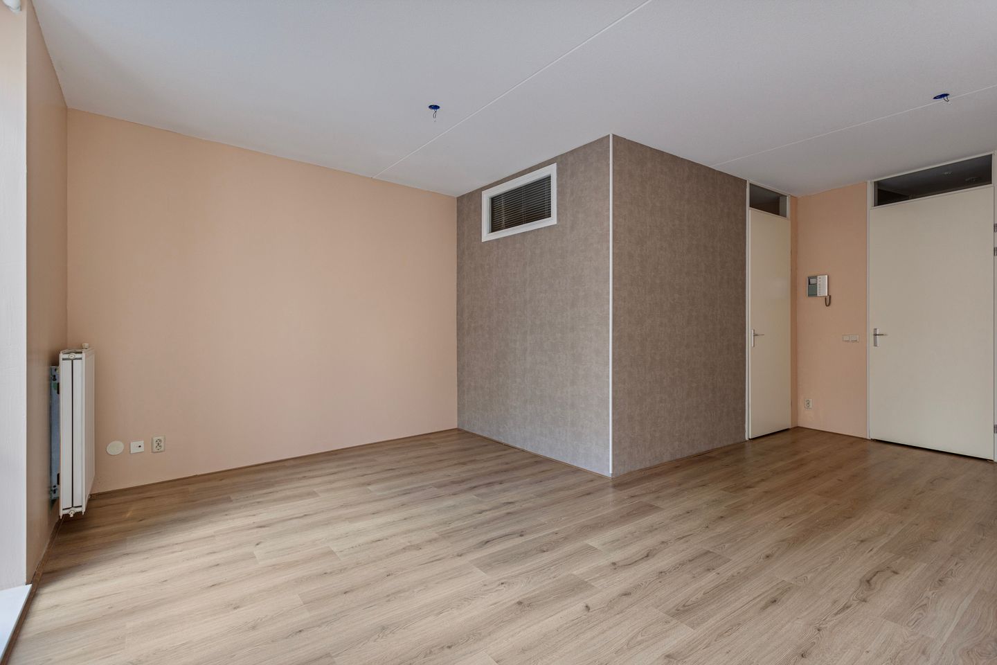 Photo 10 of Coremolen 1-M19