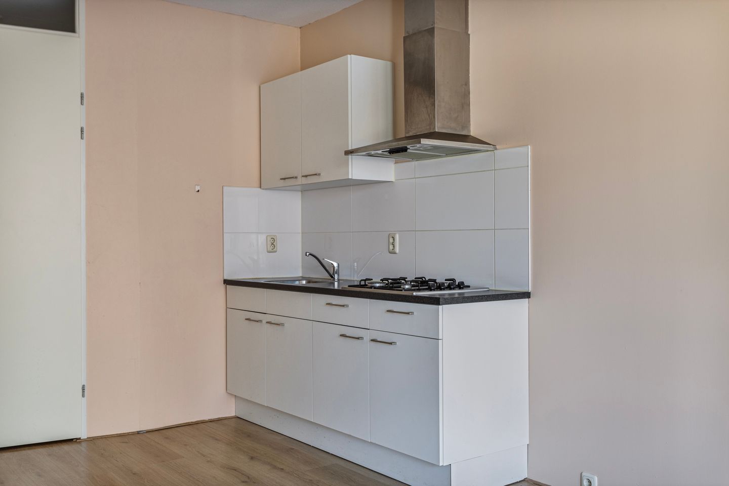 Photo 14 of Coremolen 1-M19